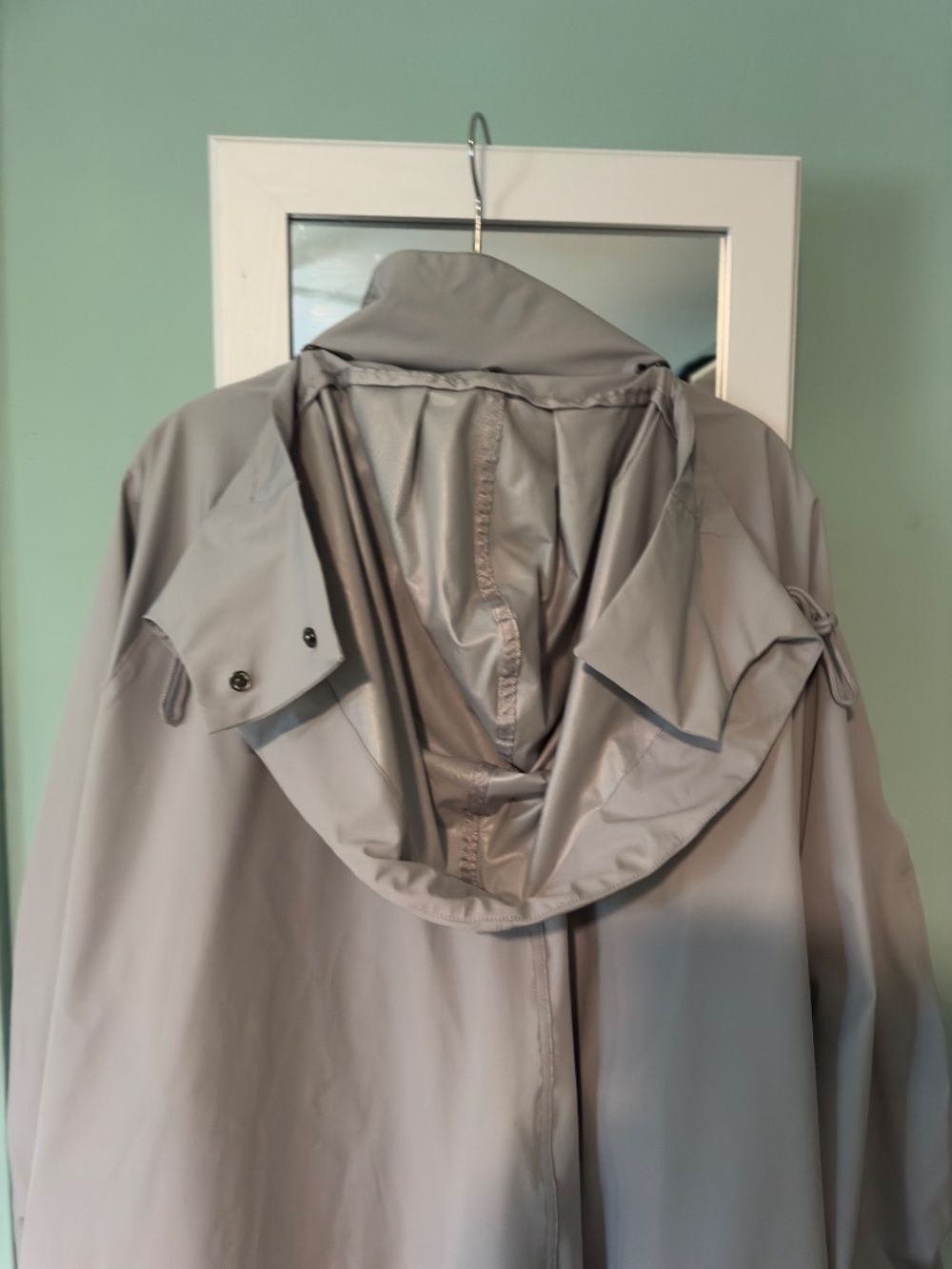 Fabletics Raincoat View 3